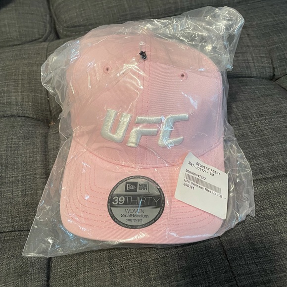 Womans UFC pink rise up new era 39thirty small-med hat. Stretch fit. NWT - Picture 2 of 7